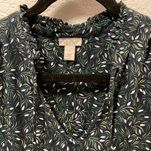 Hinge blouse tie front size Small. 100% viscose - Picture 3 of 8